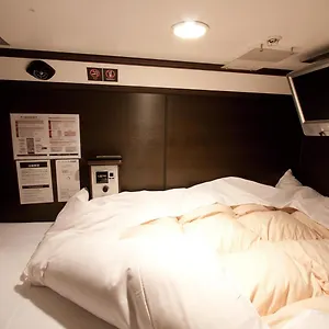하츠 캡슐 앤 스파 나카스 2*, 후쿠오카 일본